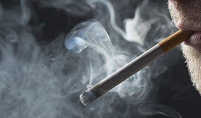 Sigara üreticileri parayla 'korona' yazıları yazdırdı