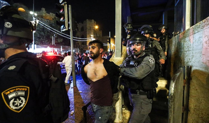 İsrail polisi Filistinlilere müdahale etti