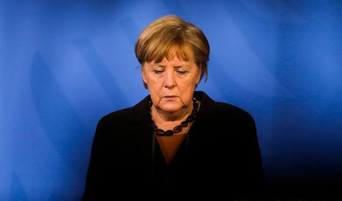 Alman halkı Merkel'in sözüne inanmıyor