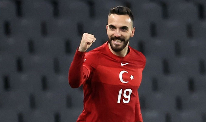 Beşiktaş, Kenan Karaman'ı önce paylaştı sonra sildi