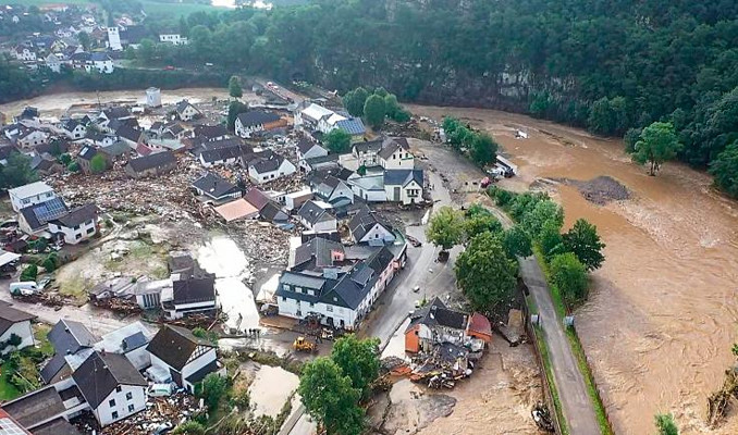 Almanya’da sel felaketinden etkilenen bölgelere acil yardım 