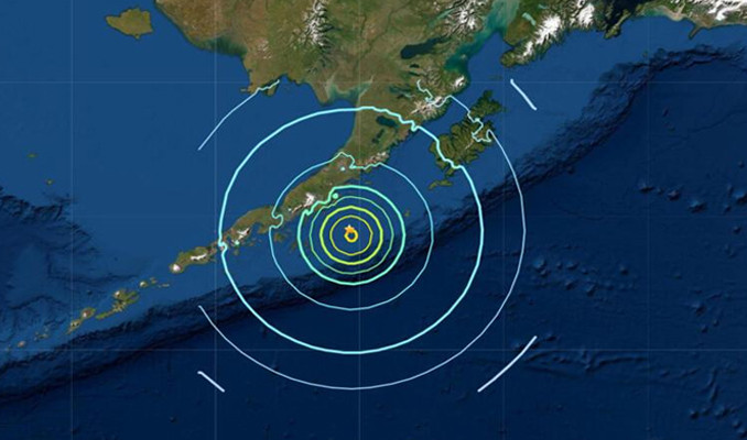 ABD'de 8.2 şiddetinde deprem: Tsunami uyarısı yapıldı!
