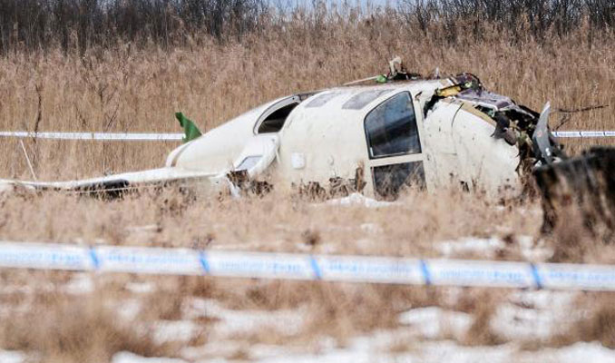 İsveç'te paraşütçüleri taşıyan uçak düştü