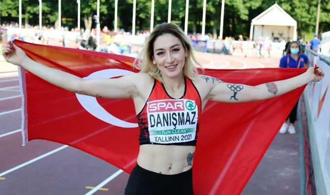 Milli atlet Tuğba Danışmaz, Türk spor tarihine geçti