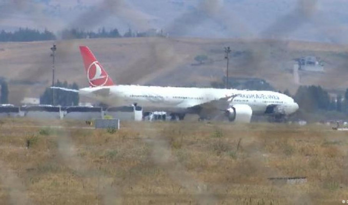 Beklenen ikinci uçak Ankara'ya indi