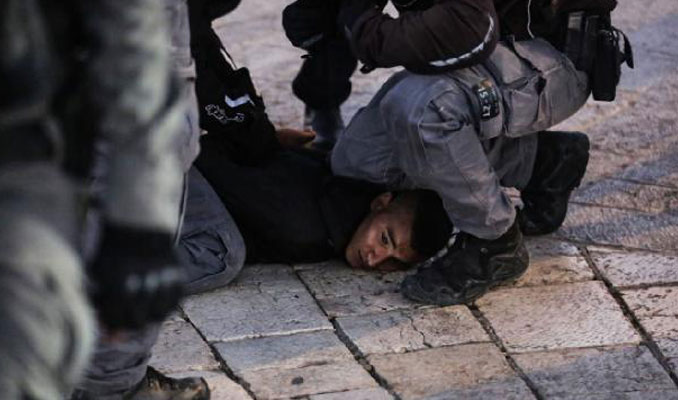 İsrail Filistinli tutukluları darp etti