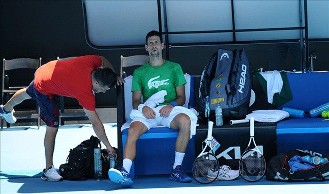 Djokovic Avustralya'da gözaltına alındı