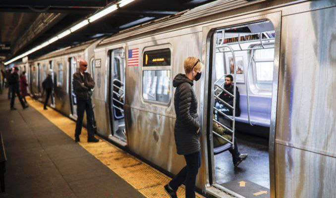 ABD korkunç olay! New York metrosunda raylara itilen kadın öldü