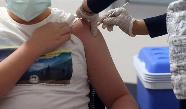 12 yaş üstü çocuklara 3. doz aşı başladı