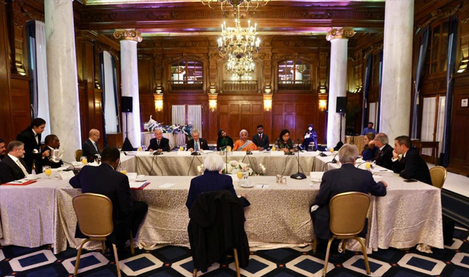 Bakan Nebati, G20 üyesi ülkelerden mevkidaşlarıyla buluştu