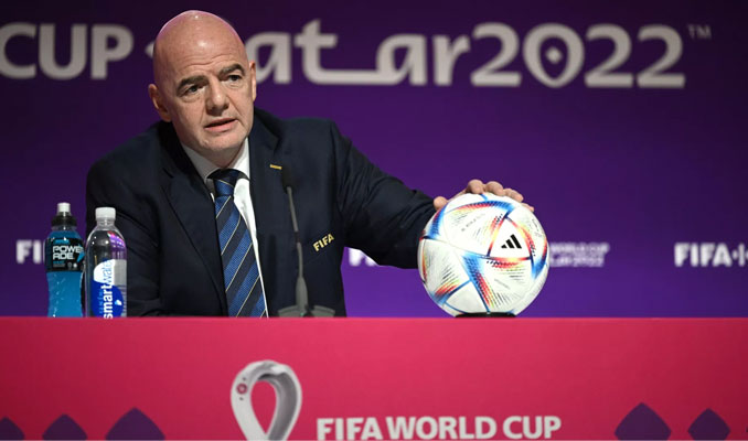 FIFA Başkanı Katar eleştirilerini yanıtladı  