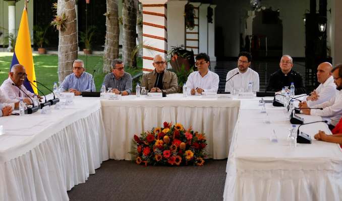 Kolombiya yönetimi isyancı ELN ile tekrar masaya oturuyor