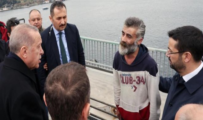 Erdoğan, köprüdeki intihar girişimine engel oldu