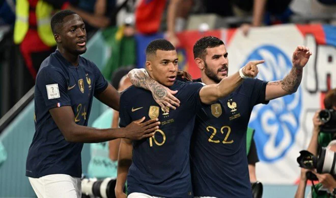 Fransa Dünya Kupası'nda tur atladı