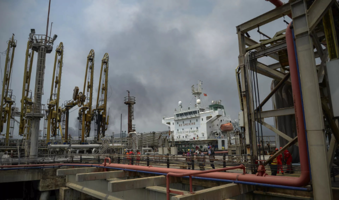 ABD Venezüella petrolüne yönelik ambargoyu gevşetti