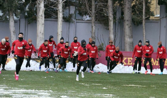 Galatasaray’da transfer bitmez! Sürprizler yaşanabilir…