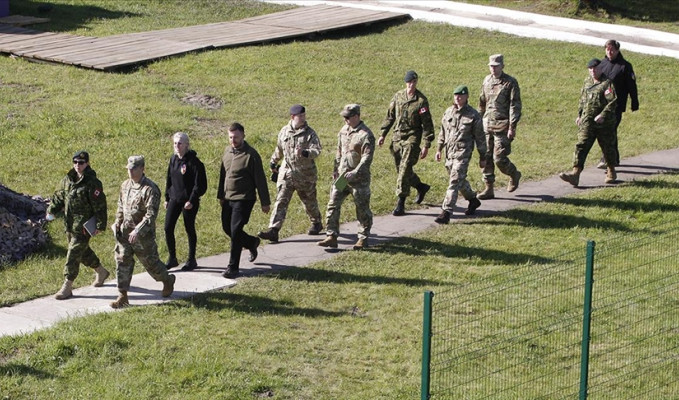 Kanada, Ukrayna'daki askerlerini çekti