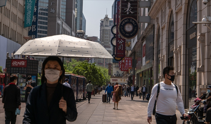 Virüsü dünyaya yayan Çin'de vaka sayısı artıyor