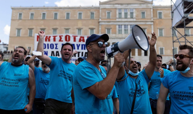 Yunanistan'da on binler hayat pahalılığı nedeniyle genel greve gitti
