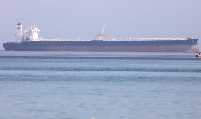 Rus petrolü taşıyan gemi Amsterdam açıklarında bekliyor