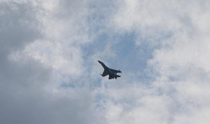 İran'da F7 savaş uçağı düştü