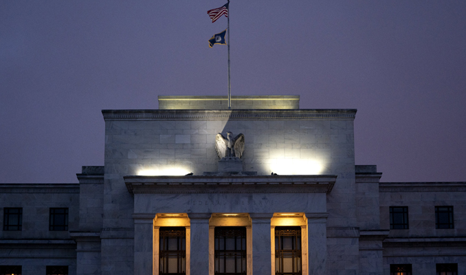 Fed'den enflasyonla mücadele mesajı: Sağlam adımlar atıldı