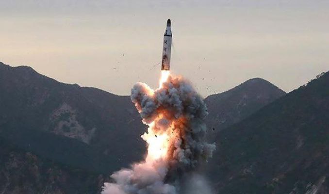 Kuzey Kore'den peş peşe 8 balistik füze denemesi
