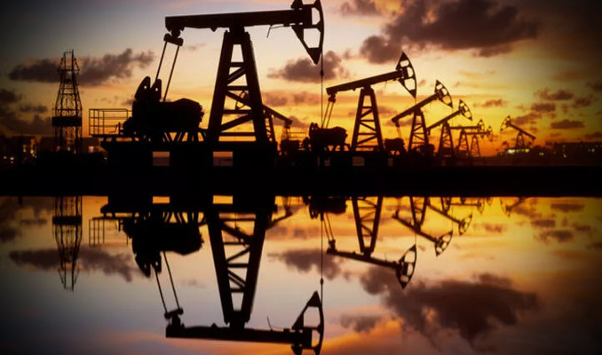 Brent petrolün varil fiyatı yüzde 5'e yakın geriledi!