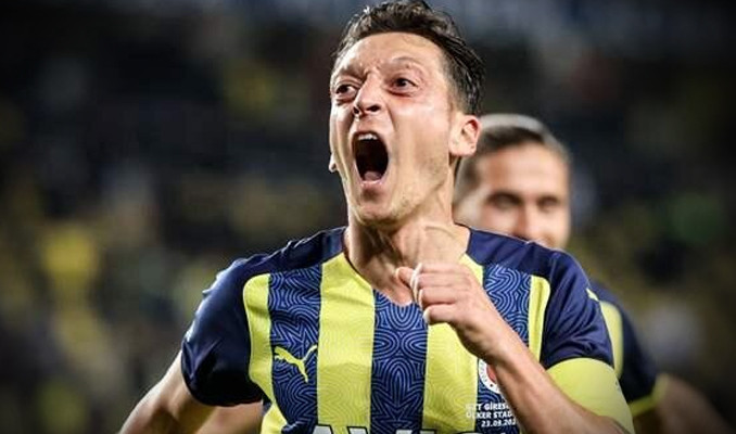 Resmi imza yarın: Başakşehir'den Mesut Özil paylaşımı!