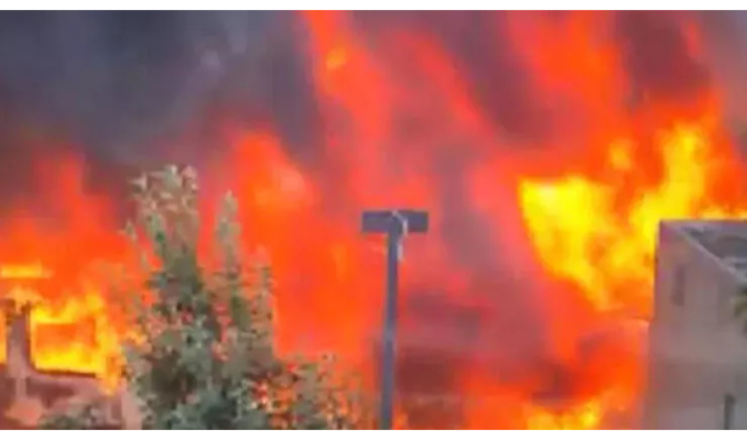 Sancaktepe'de otoparktaki yangında 16 araç hasar gördü