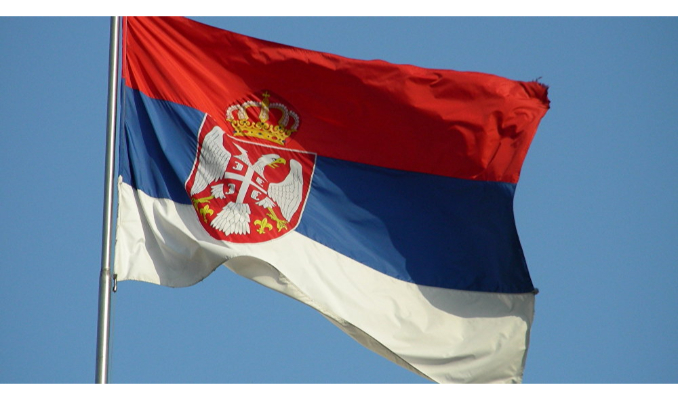 Sırbistan'da göçmenler silahlarla çatıştı