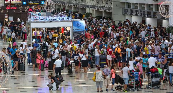 Antalya'ya hava yoluyla 6 milyon turist geldi