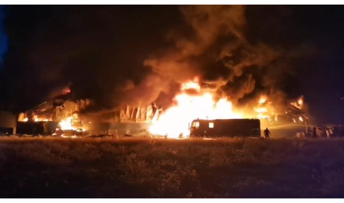 Kahramanmaraş'ta geri dönüşüm tesisinde yangın