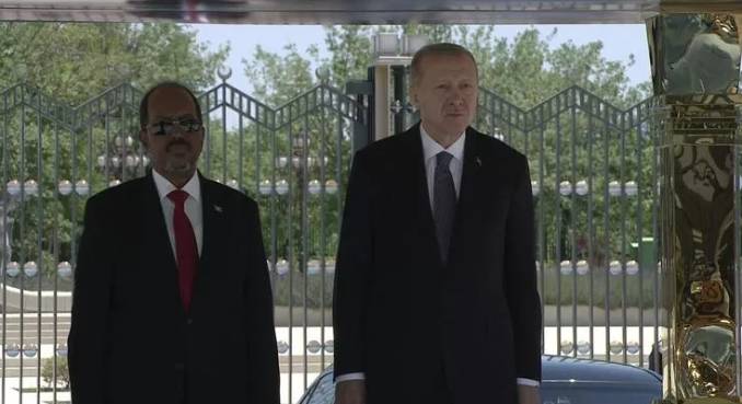 Cumhurbaşkanı Erdoğan Somali Cumhurbaşkanı'nı karşılıyor