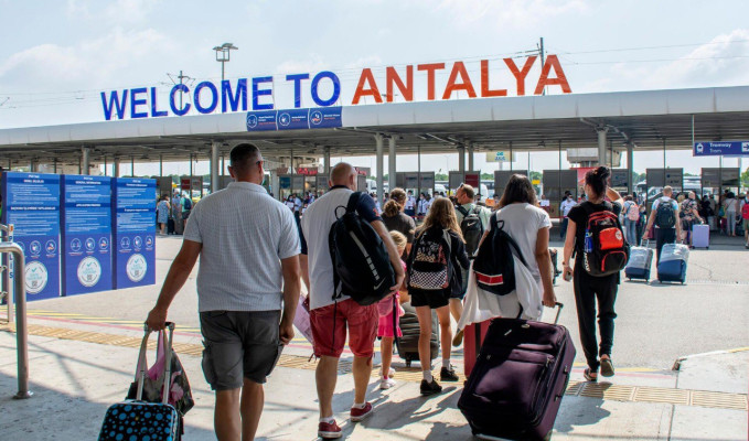 Antalya'ya en çok turist Almanya'dan geldi 