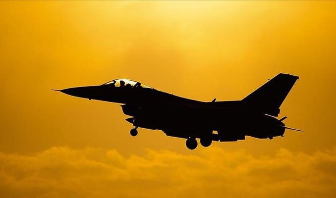 Tayvan'da Çin'e ait 17 savaş uçağı görüldü