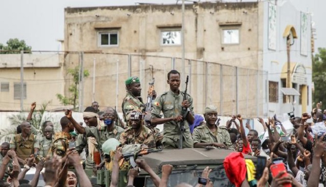 Mali'de cunta yönetiminden geçici başbakan ataması