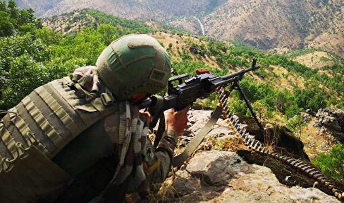 Pençe-Kilit'te 4 PKK'lı etkisiz hale getirildi