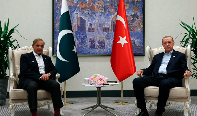 Cumhurbaşkanı Erdoğan, Pakistan Başbakanı Şerif ile bir araya geldi