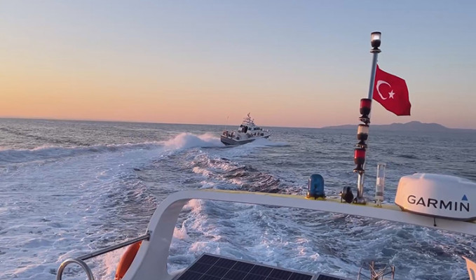 Türk balıkçı teknesine Yunan tacizi