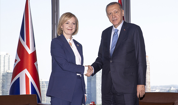Cumhurbaşkanı Erdoğan, Liz Truss ile bir araya geldi