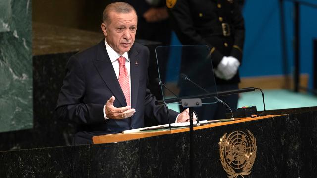 Erdoğan'dan TOKİ'ye ödemesi devam eden vatandaşlara indirim müjdesi