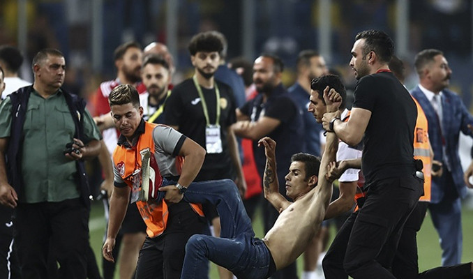 Ankaragücü-Beşiktaş maçında sahaya giren saldırgana hapis istemi