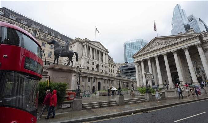 İngiltere Merkez Bankası faizi 15 yılın zirvesinde tuttu