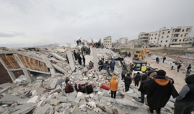 Deprem komşuyu da vurdu: Suriye'de 1602 can kaybı
