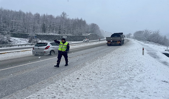 Sürücüler dikkat: Batı Karadeniz bağlantı yolu ulaşıma kapatıldı!