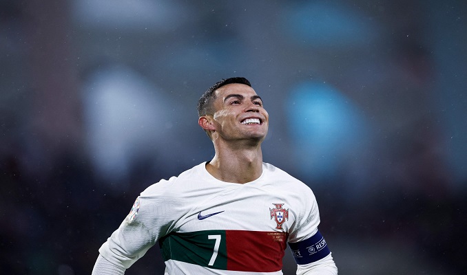 Ronaldo yine yaptı yapacağını