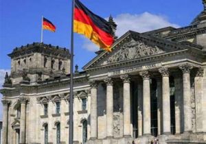 Almanya PMI verisi 15 ayın dibinde