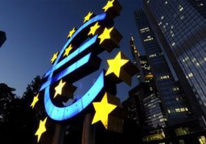 Euro dolar karşısında yatay seyrediyor