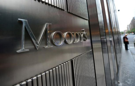Moody's Türk bankalarını izlemeye aldı